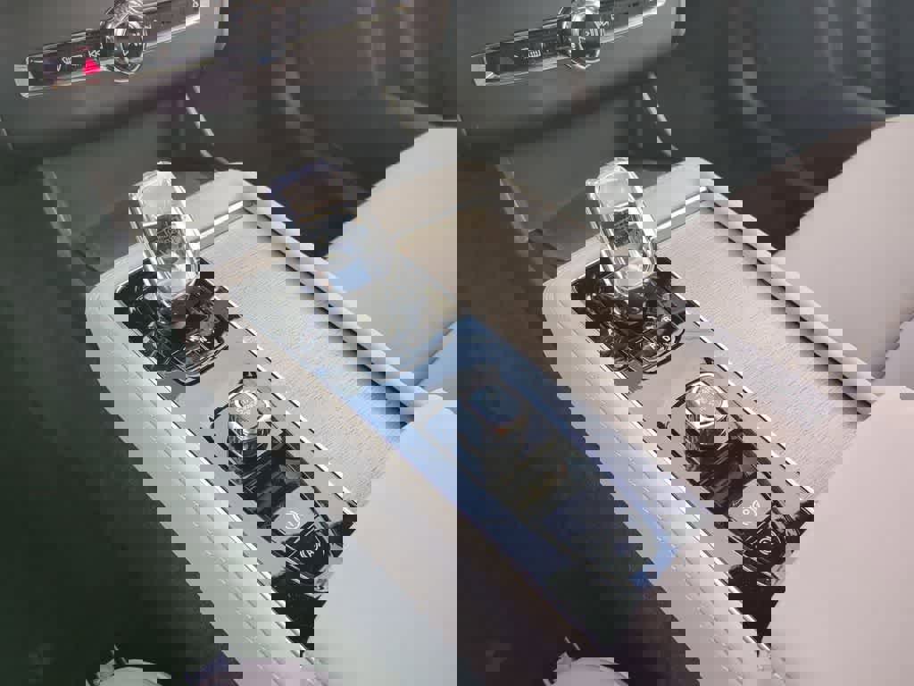 New 2026 Volvo XC90 B5 Plus w/ Protection Package Premier image 24