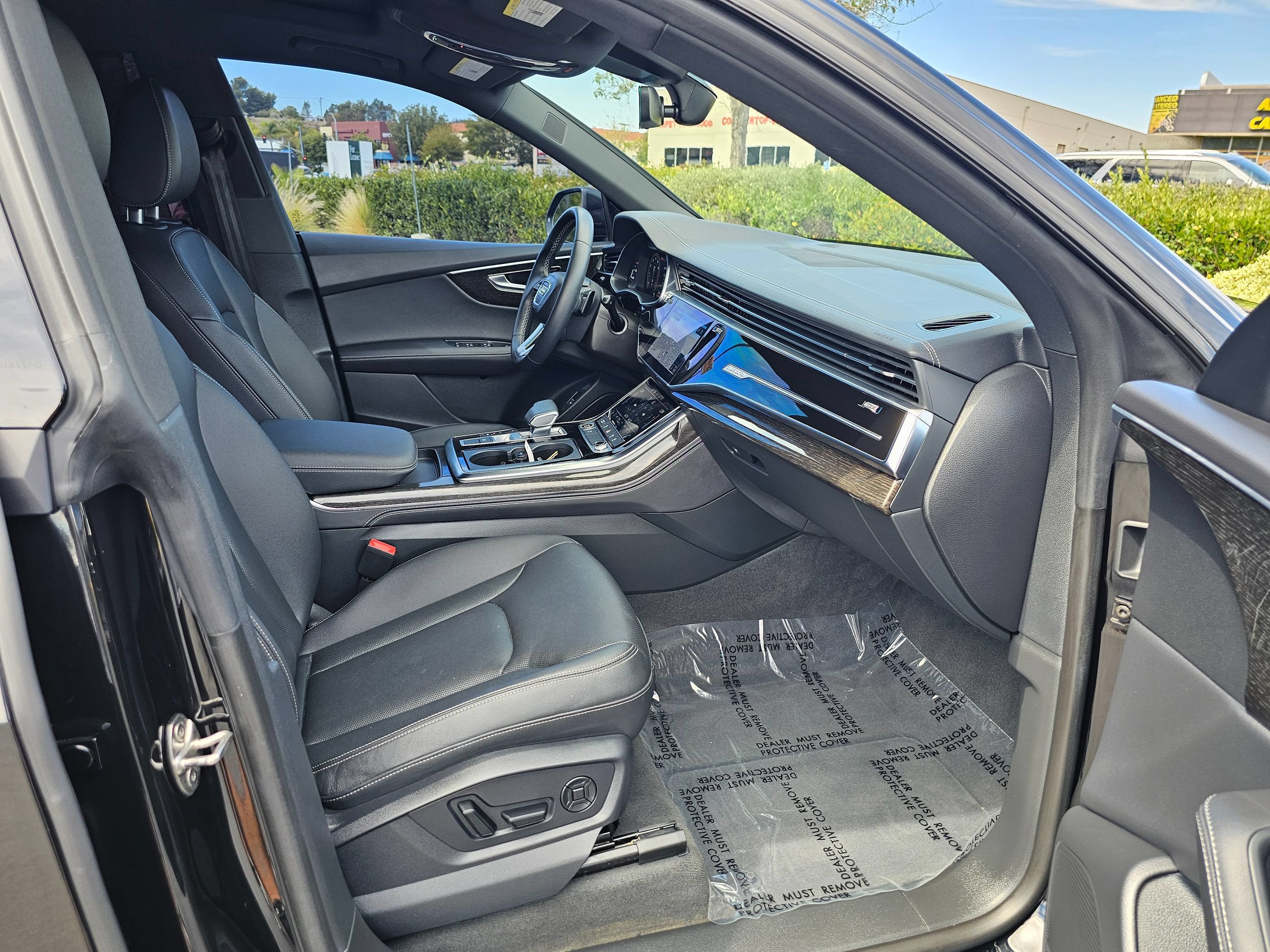 Used 2024 Audi Q8 Premium Plus w/ Premium Plus Package AWD/4WD image 40