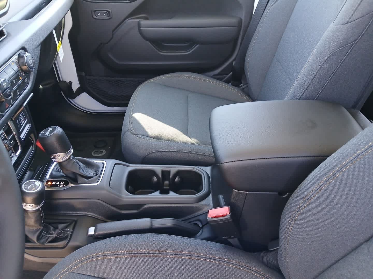Used 2025 Jeep Wrangler Unlimited Sport AWD/4WD image 20