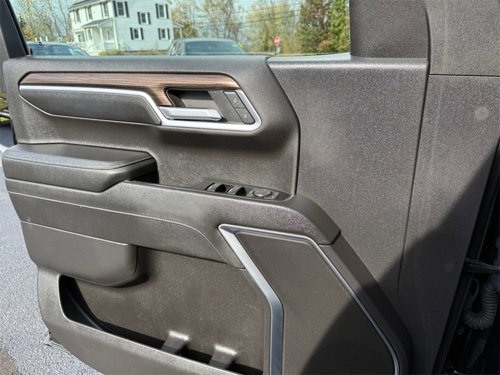 Used 2022 Chevrolet Silverado 1500 LT image 24