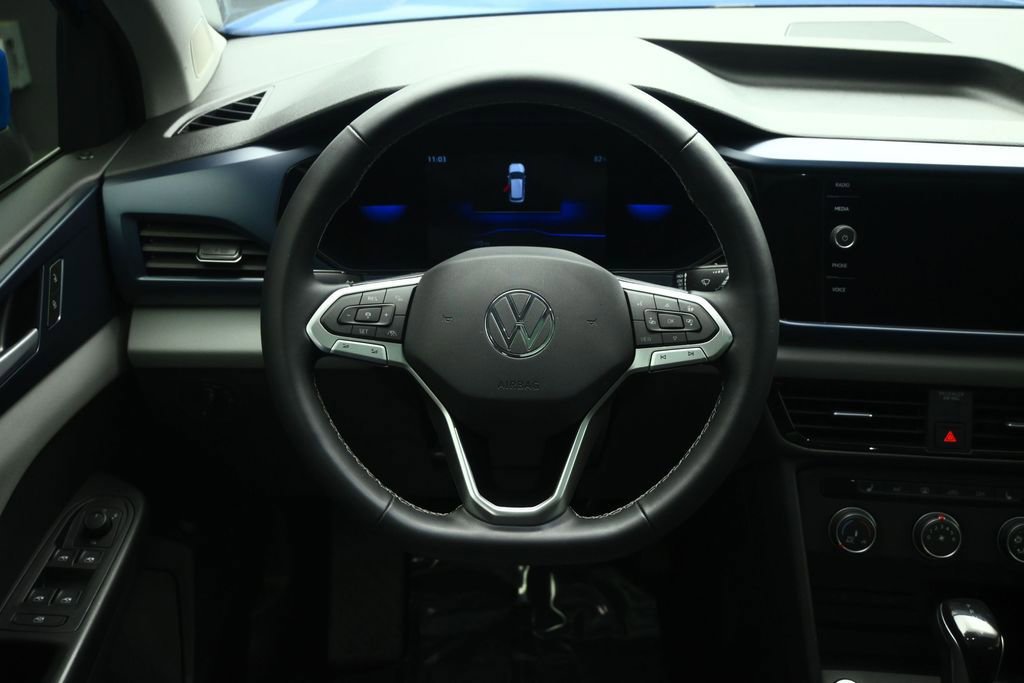 Used 2022 Volkswagen Taos SE FWD image 12