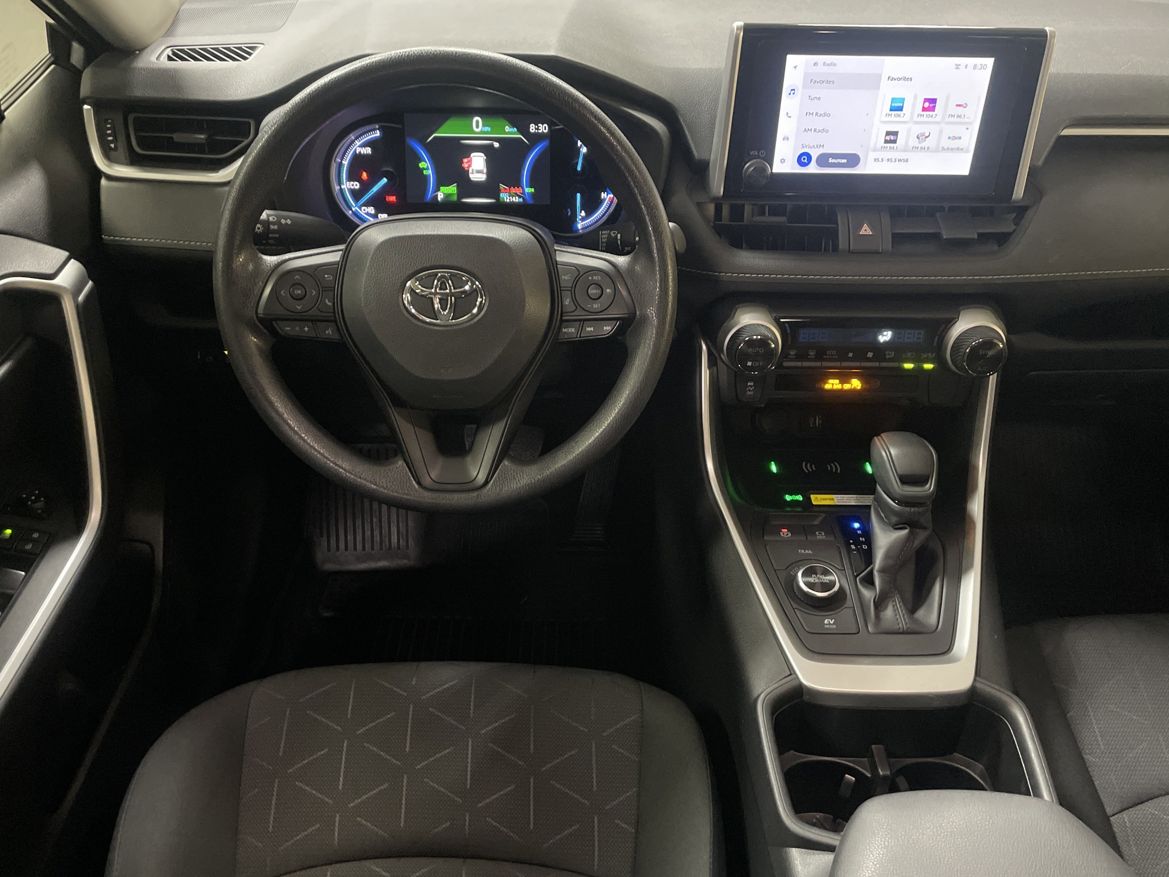 Used 2025 Toyota RAV4 XLE image 30