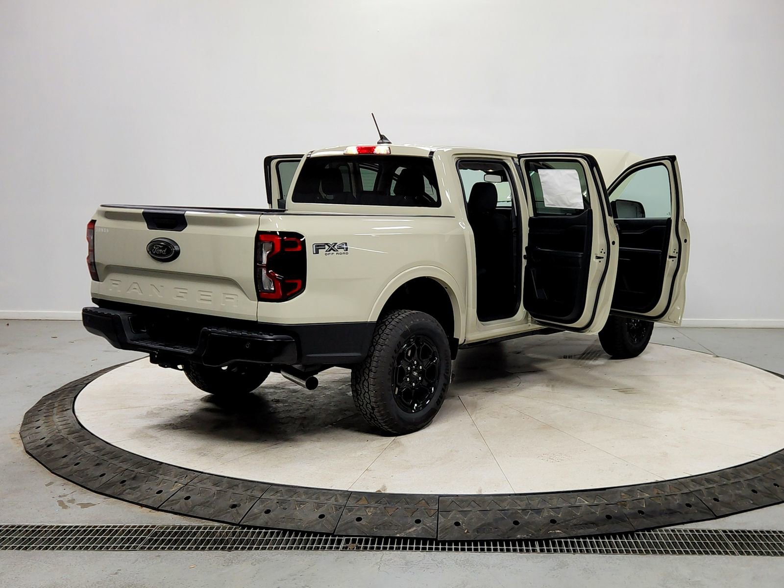 New 2026 Ford Ranger XLT w/ FX4 Off-Road Package image 15
