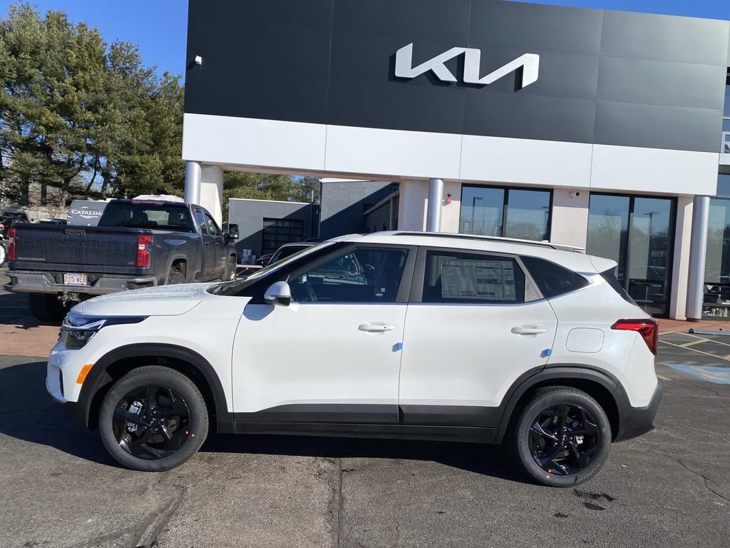 New 2026 Kia Seltos EX image 2