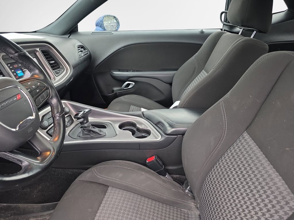 Used 2022 Dodge Challenger SXT w/ Driver Convenience Group AWD/4WD image 12