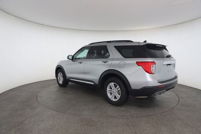 Used 2024 Ford Explorer XLT w/ Equipment Group 202A AWD/4WD image 11