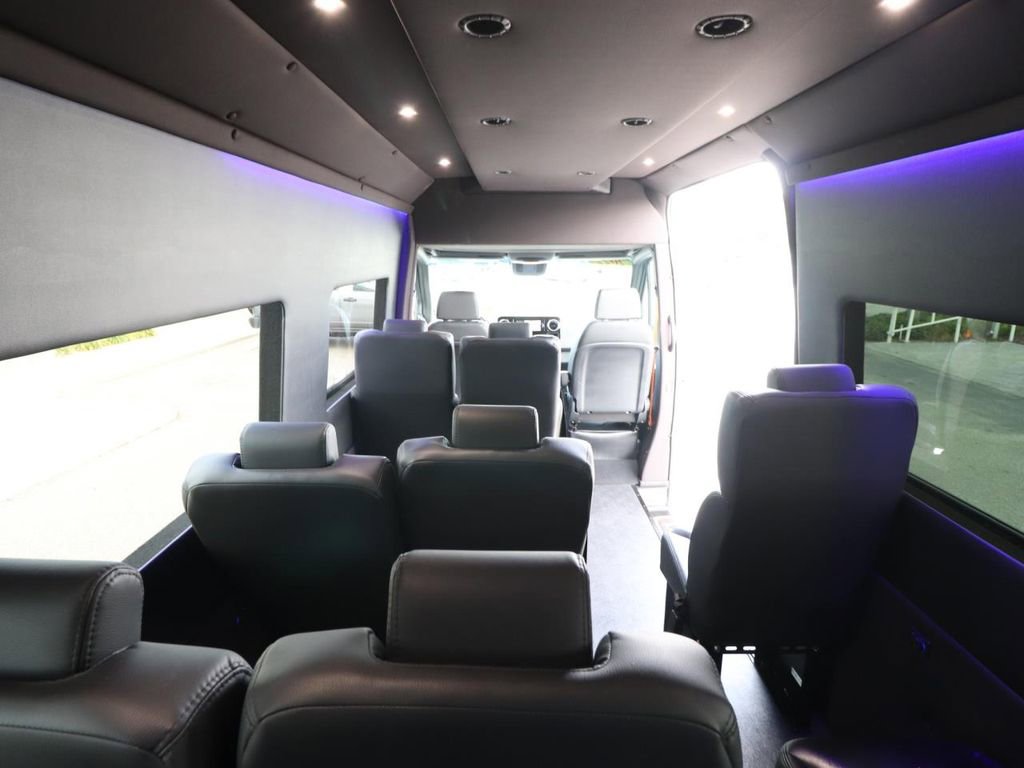 Used 2022 Mercedes-Benz Sprinter 4500 w/ Parking Package image 21