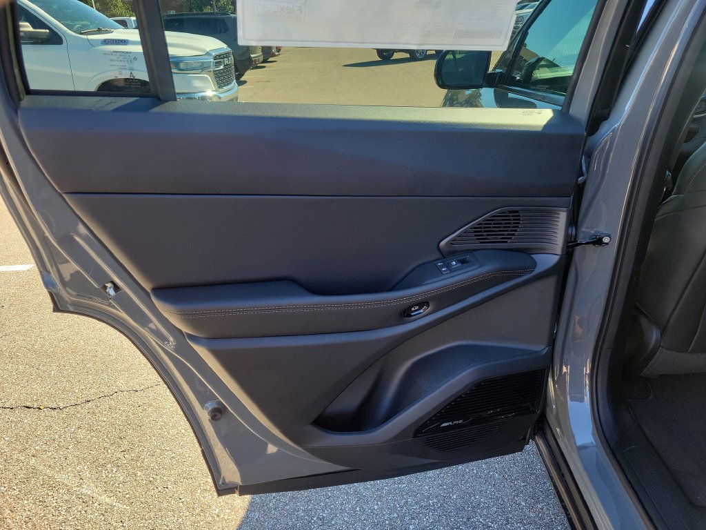 New 2027 Jeep Cherokee Overland AWD/4WD image 11