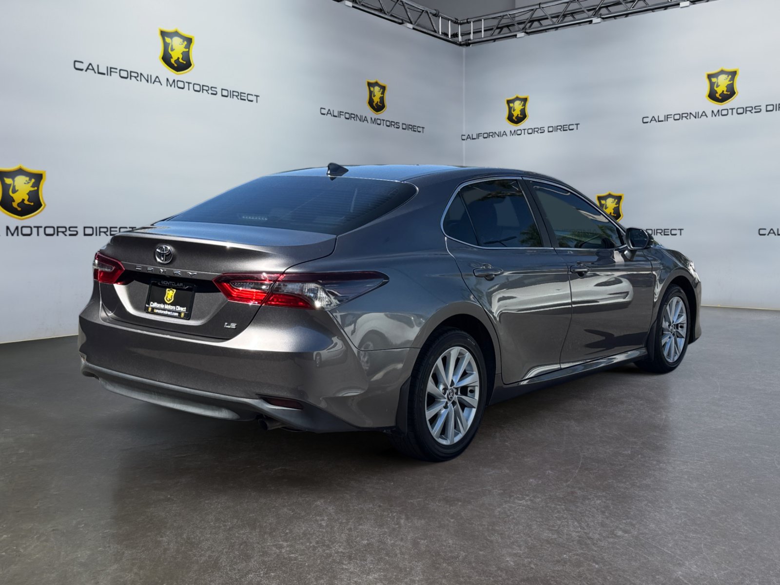Used 2023 Toyota Camry LE w/ Convenience Package FWD image 5