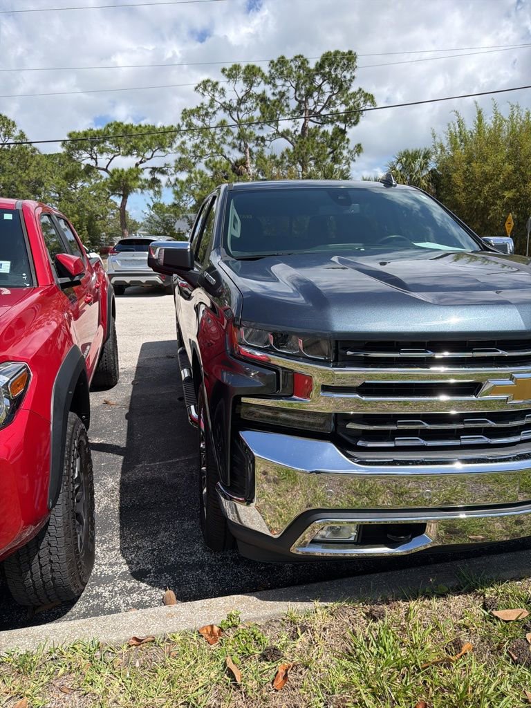 Used 2020 Chevrolet Silverado 1500 LTZ w/ LTZ Premium Package AWD/4WD image 5