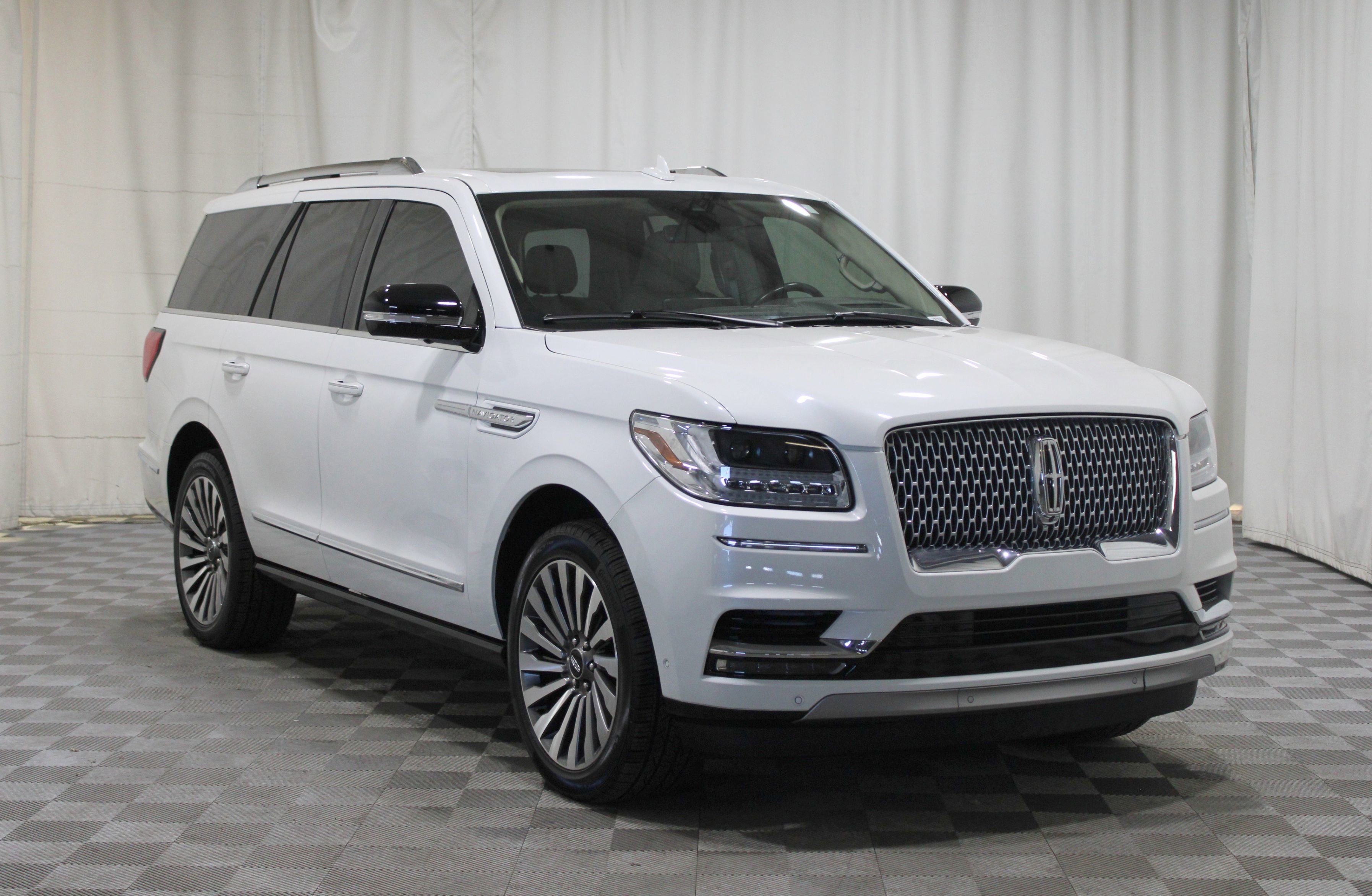 Used 2021 Lincoln Navigator Reserve w/ Luxury Package AWD/4WD image 1