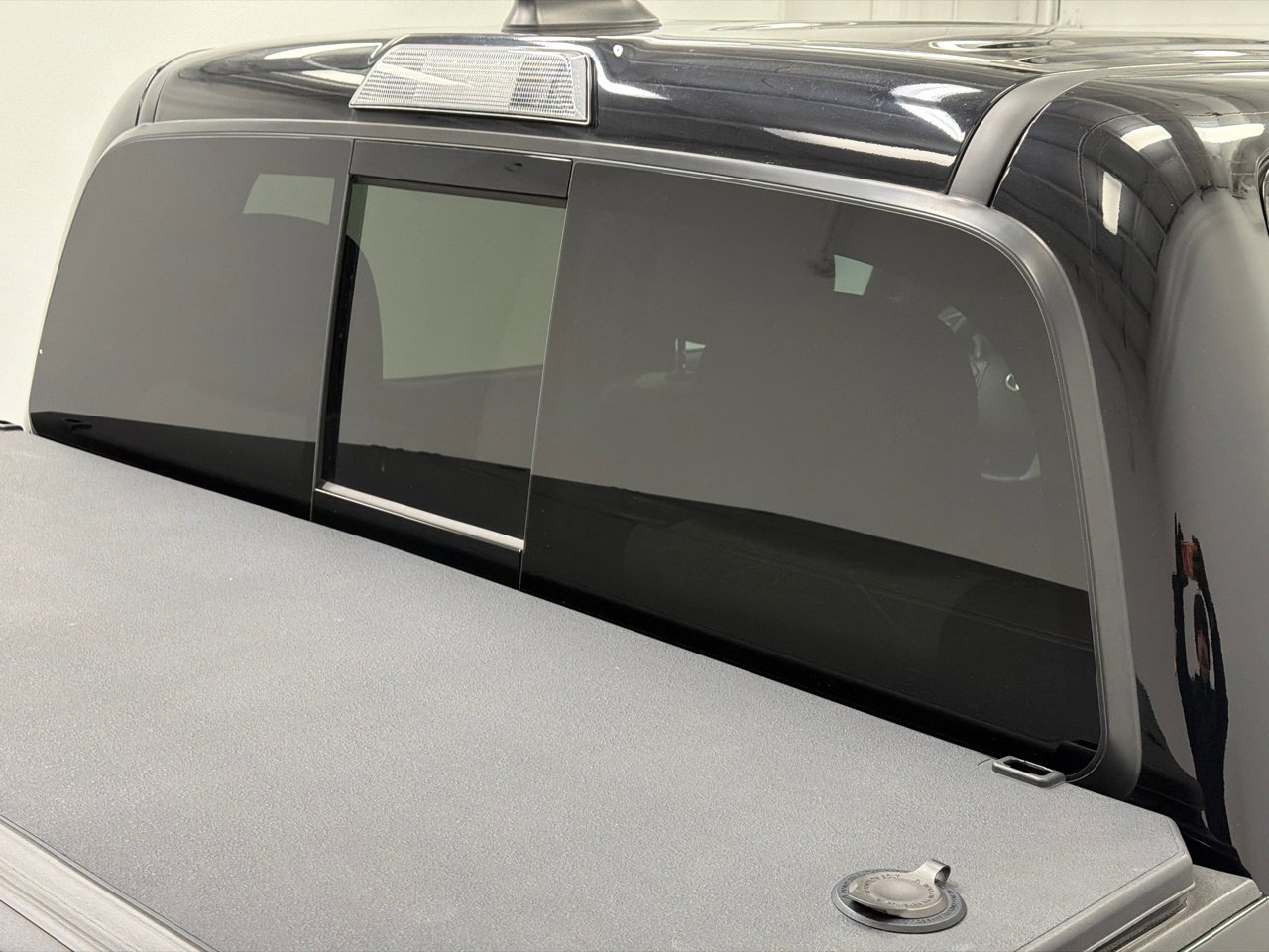 Used 2022 Toyota Tacoma TRD Off-Road image 9