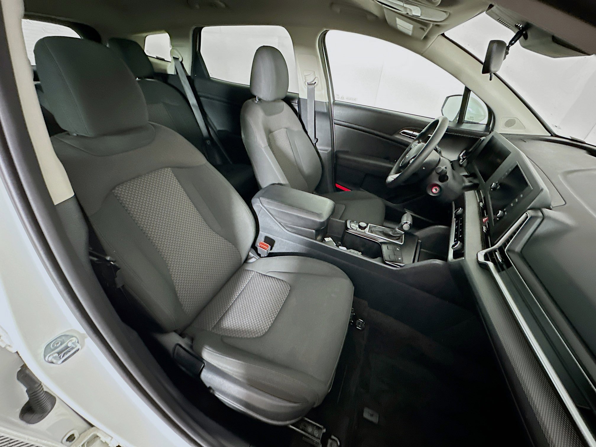 Used 2024 Kia Sportage LX image 29