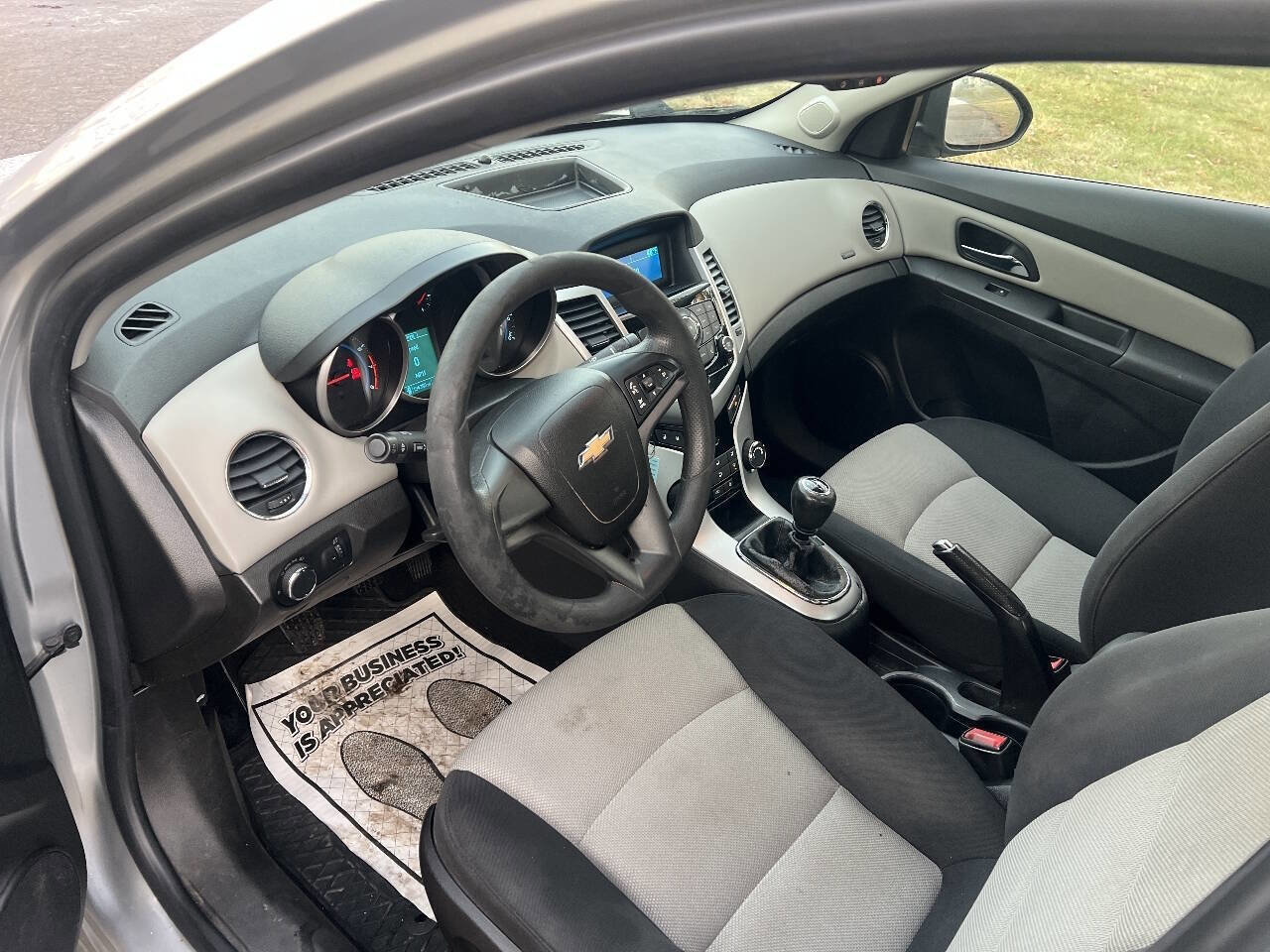 Used 2014 Chevrolet Cruze LS image 10