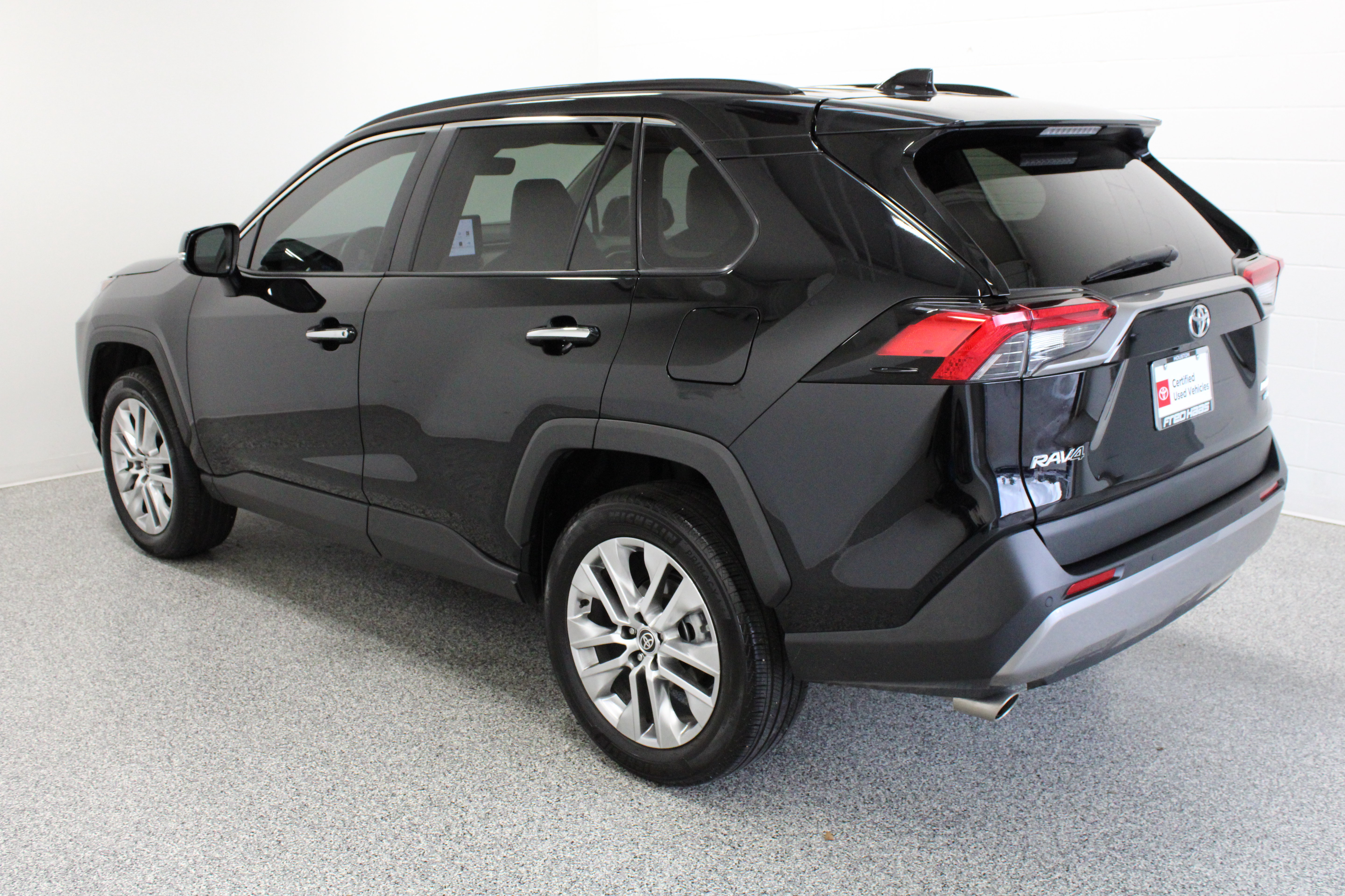 Used 2025 Toyota RAV4 Limited w/ Weather Package AWD/4WD image 9