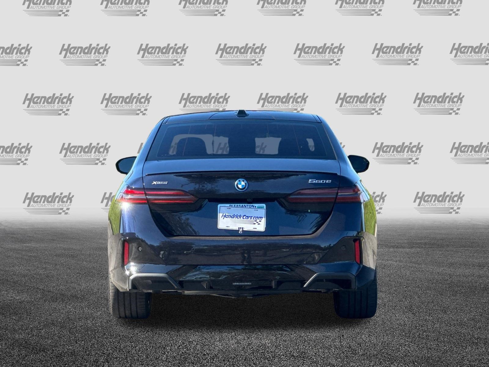 Certified 2025 BMW 550e xDrive w/ Premium Package AWD/4WD image 6