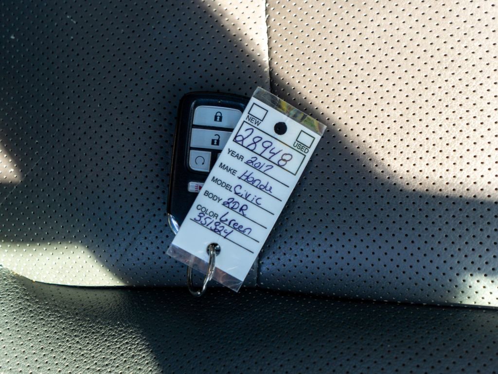 Used 2017 Honda Civic Touring image 33