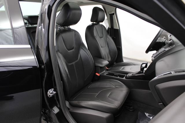 Used 2018 Ford Focus Titanium w/ Titanium Technology Package FWD image 30