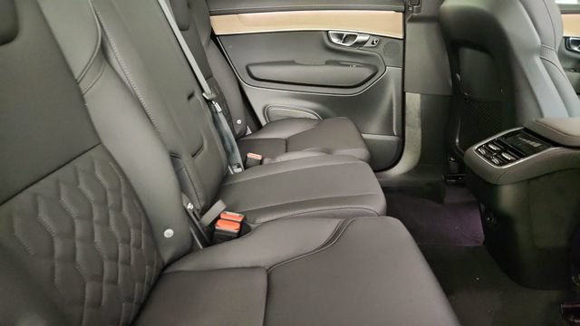 New 2026 Volvo XC90 B6 Core w/ Protection Package AWD/4WD image 33