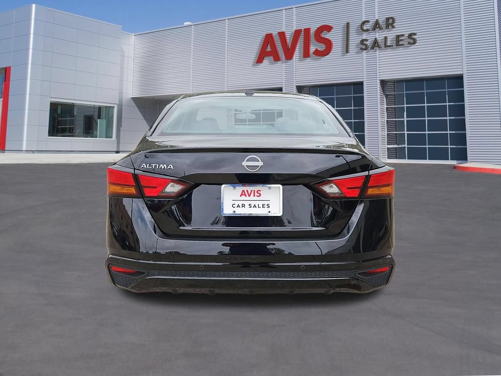 Used 2025 Nissan Altima 2.5 SV FWD image 7