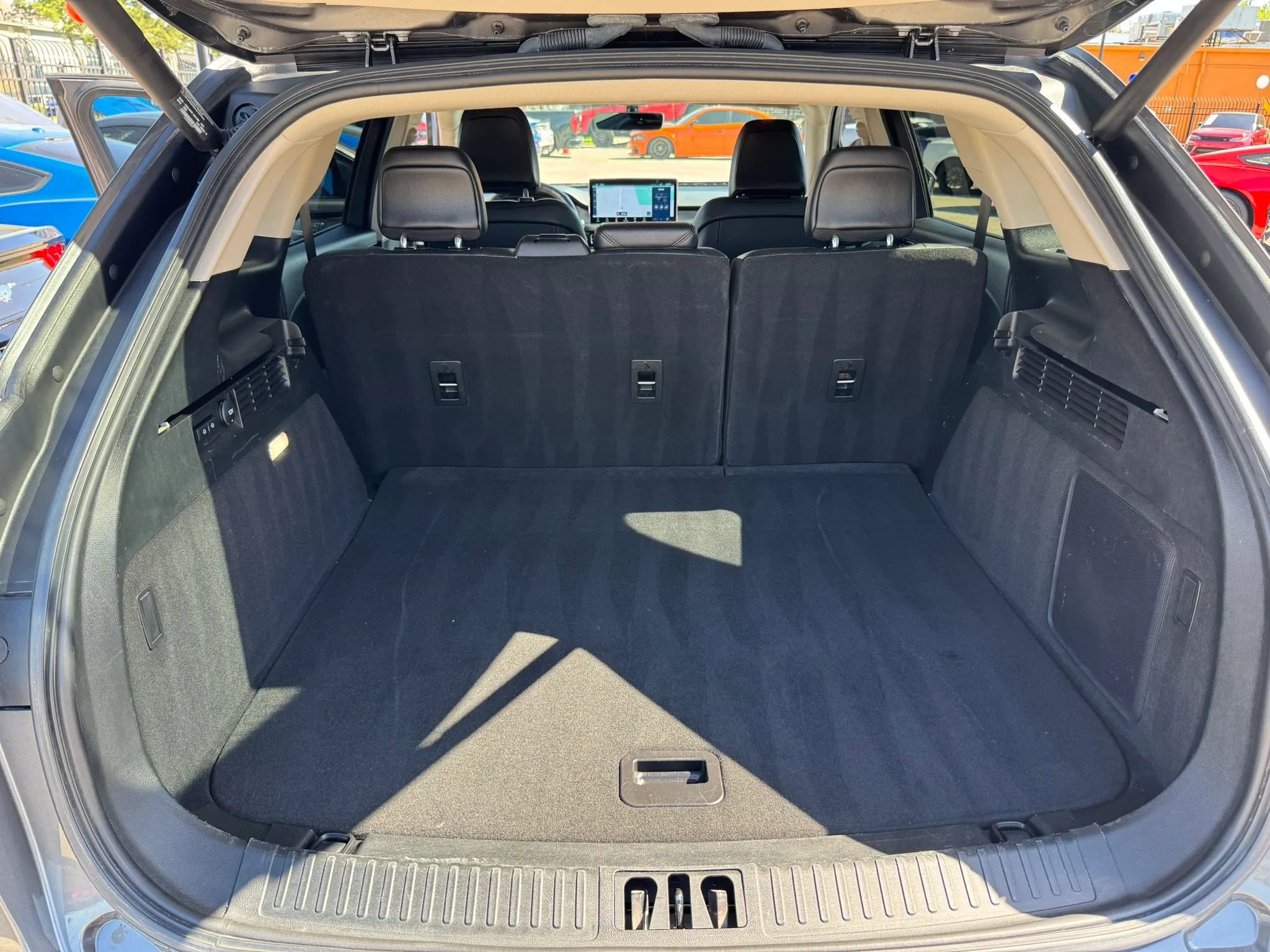 Used 2022 Lincoln Nautilus FWD w/ Premium Package image 41