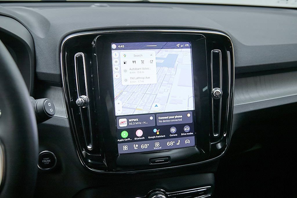 New 2026 Volvo XC40 B5 Plus w/ Protection Package Premier image 19