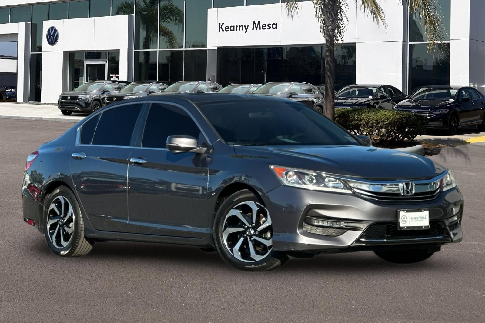 Used 2016 Honda Accord EX image 2