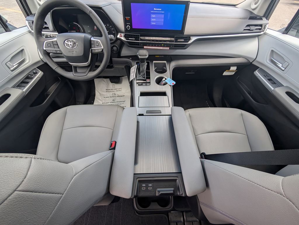 New 2026 Toyota Sienna XLE FWD image 25