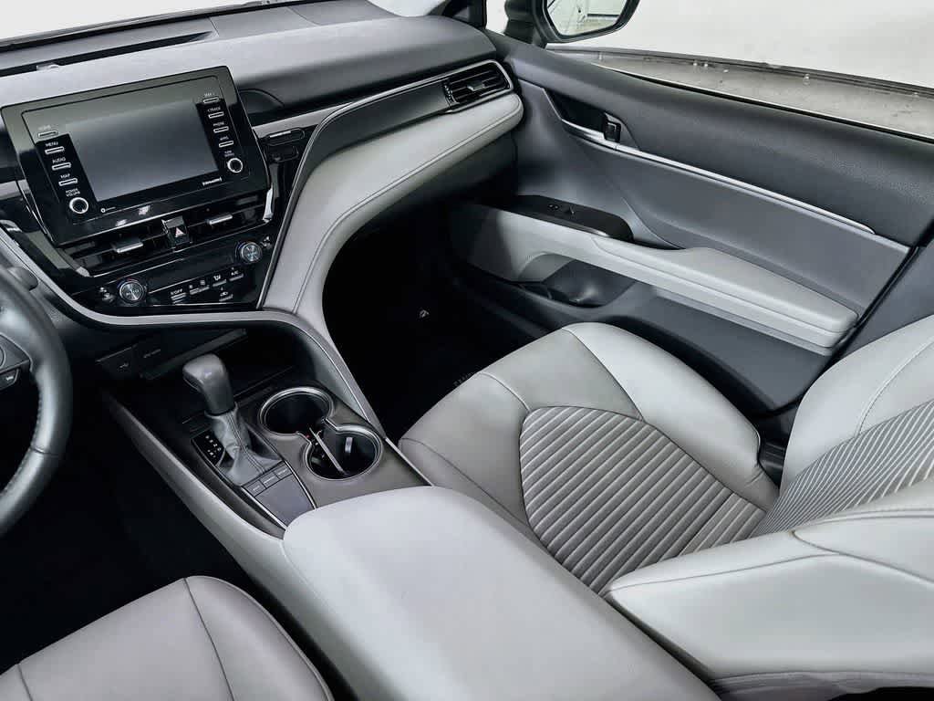 Used 2024 Toyota Camry SE w/ Convenience Package FWD image 10
