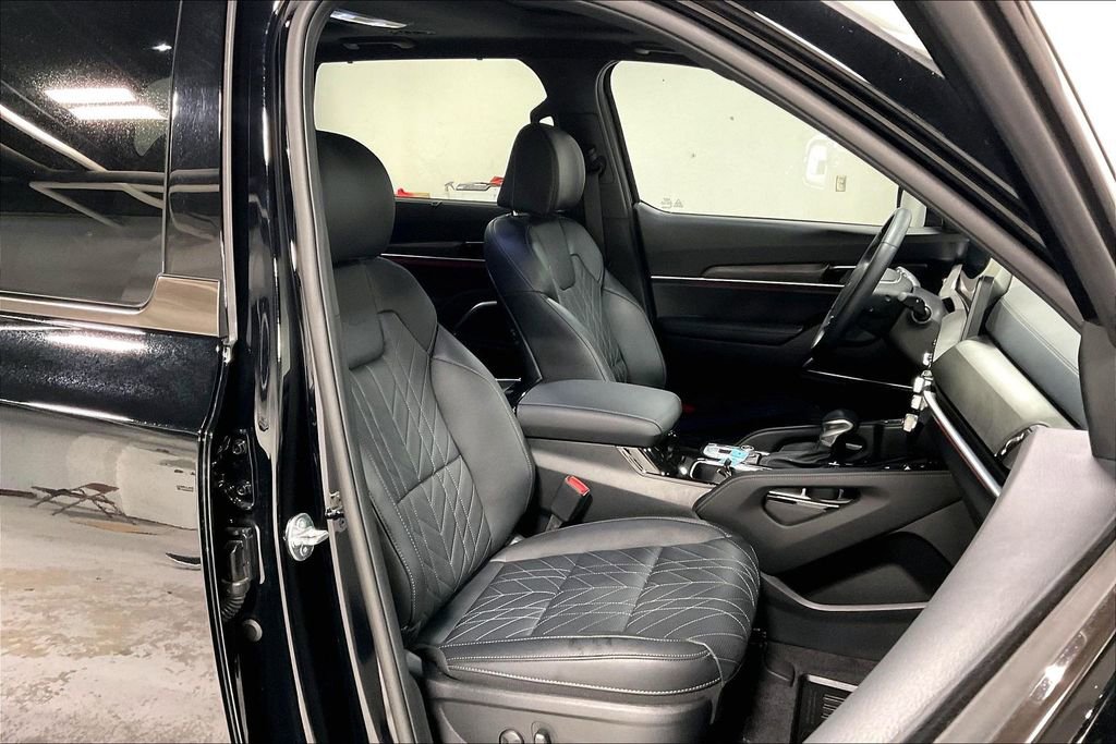 Used 2025 Kia Telluride SX X-Line AWD/4WD image 9