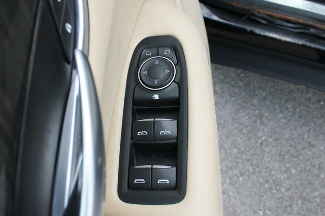 Used 2019 Cadillac XT5 AWD image 11