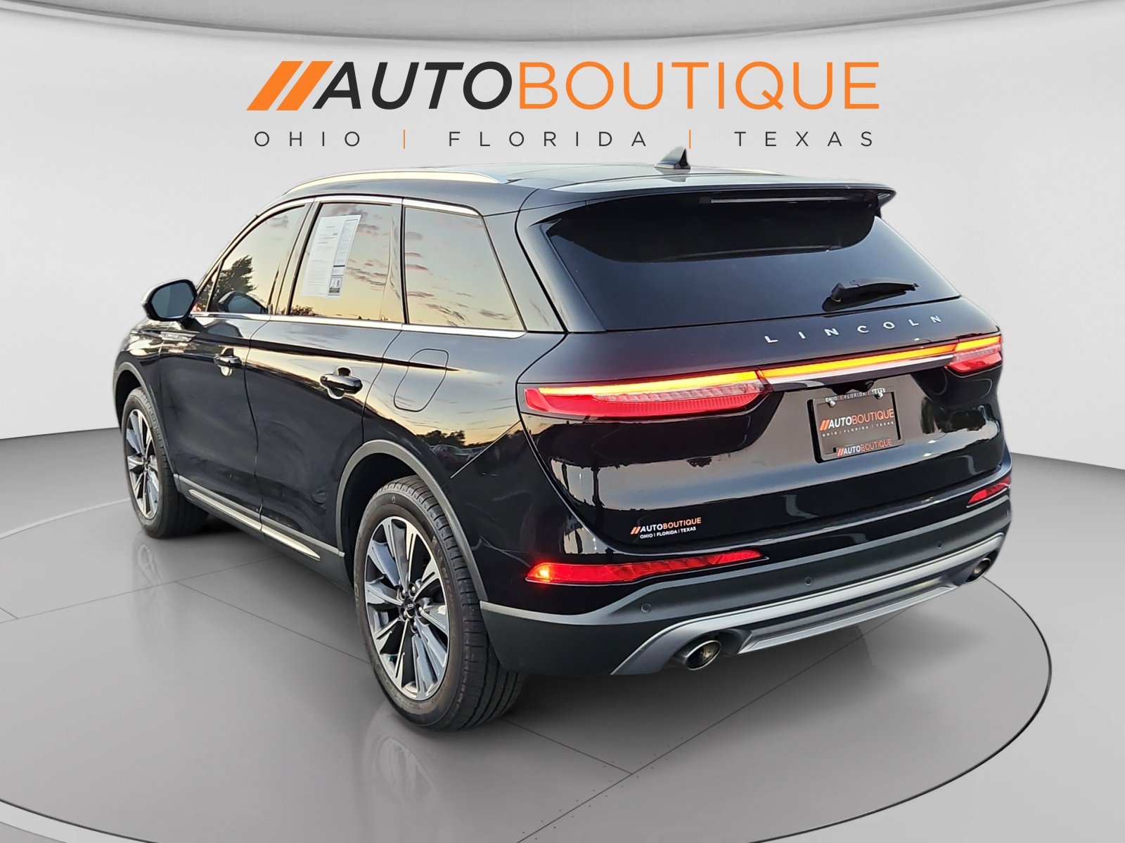 Used 2020 Lincoln Corsair Reserve w/ Elements Package AWD/4WD image 3
