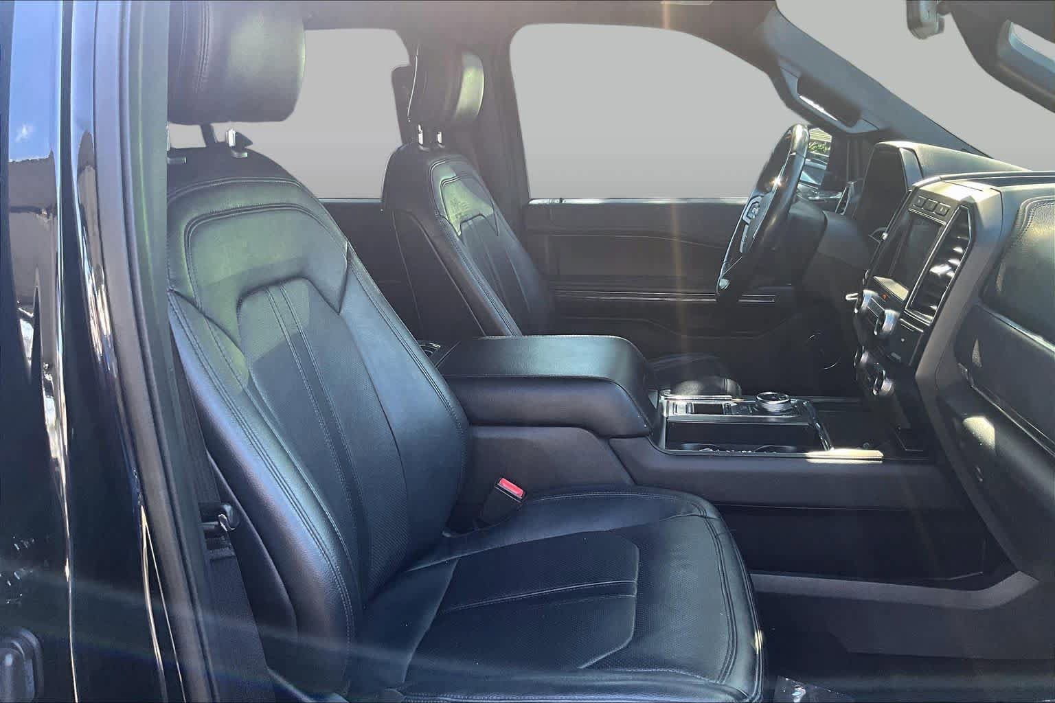 Used 2018 Ford Expedition Limited w/ Equipment Group 301A RWD image 8