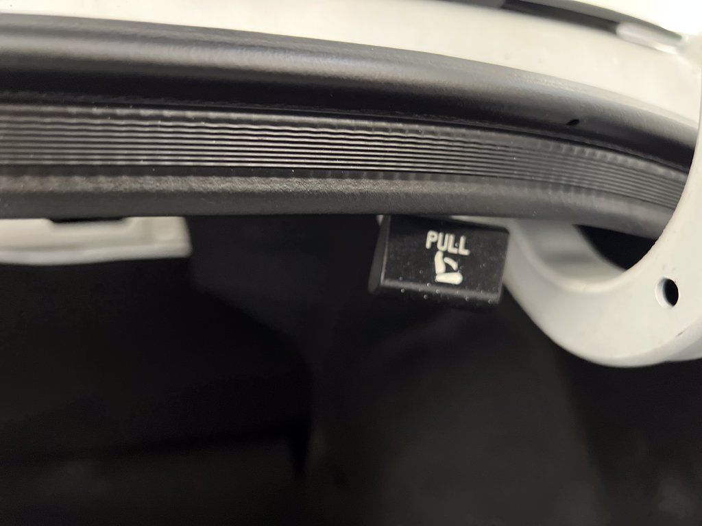 Used 2026 Hyundai Elantra Sport FWD image 34