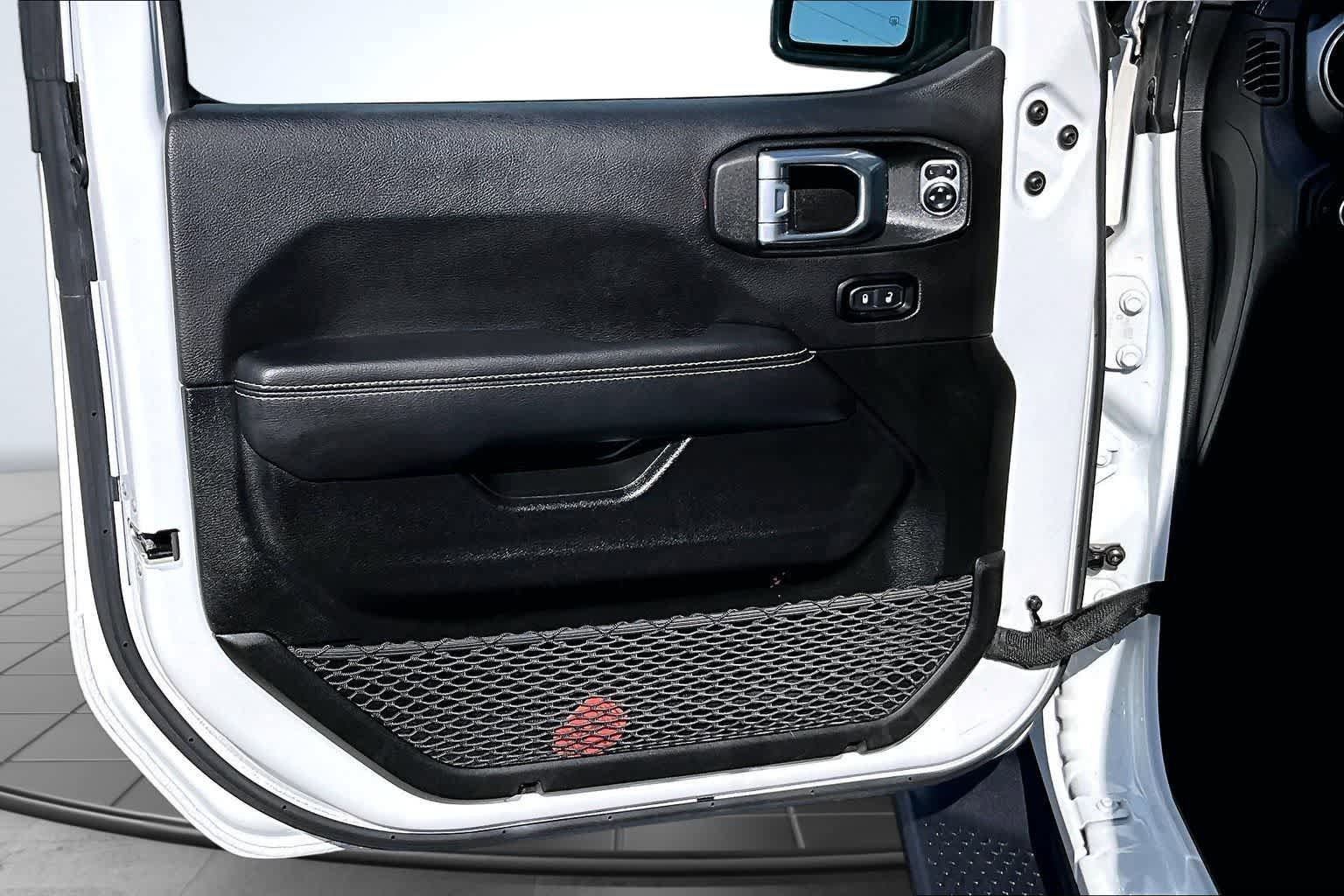 Used 2022 Jeep Wrangler Unlimited Sahara w/ LED Lighting Group AWD/4WD image 28