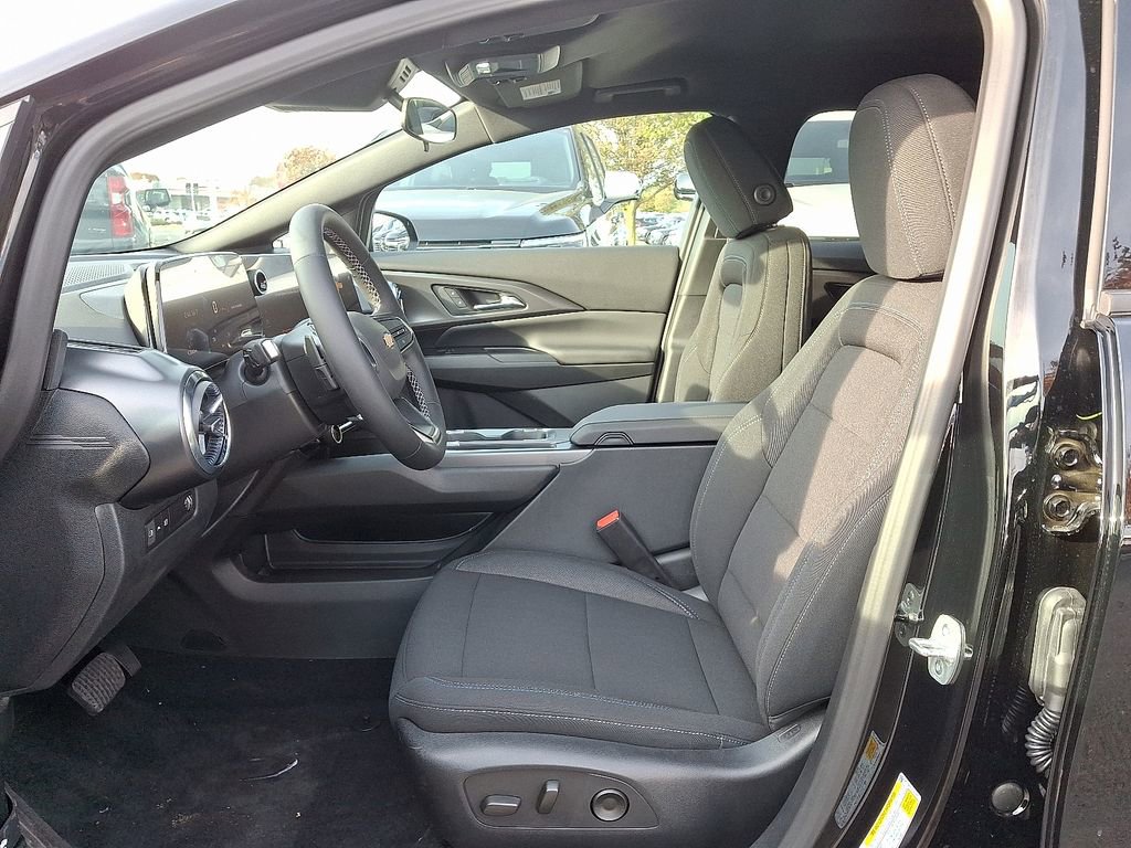 New 2026 Chevrolet Equinox EV LT w/ Comfort Package image 6