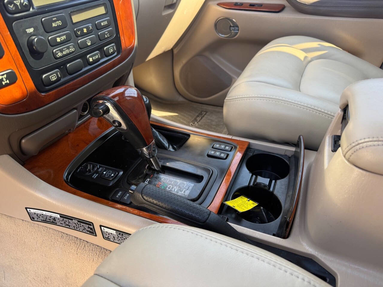 Used 2001 Lexus LX 470 4WD image 23