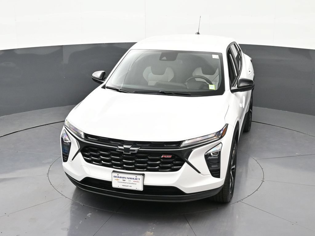 Used 2024 Chevrolet Trax RS FWD image 23