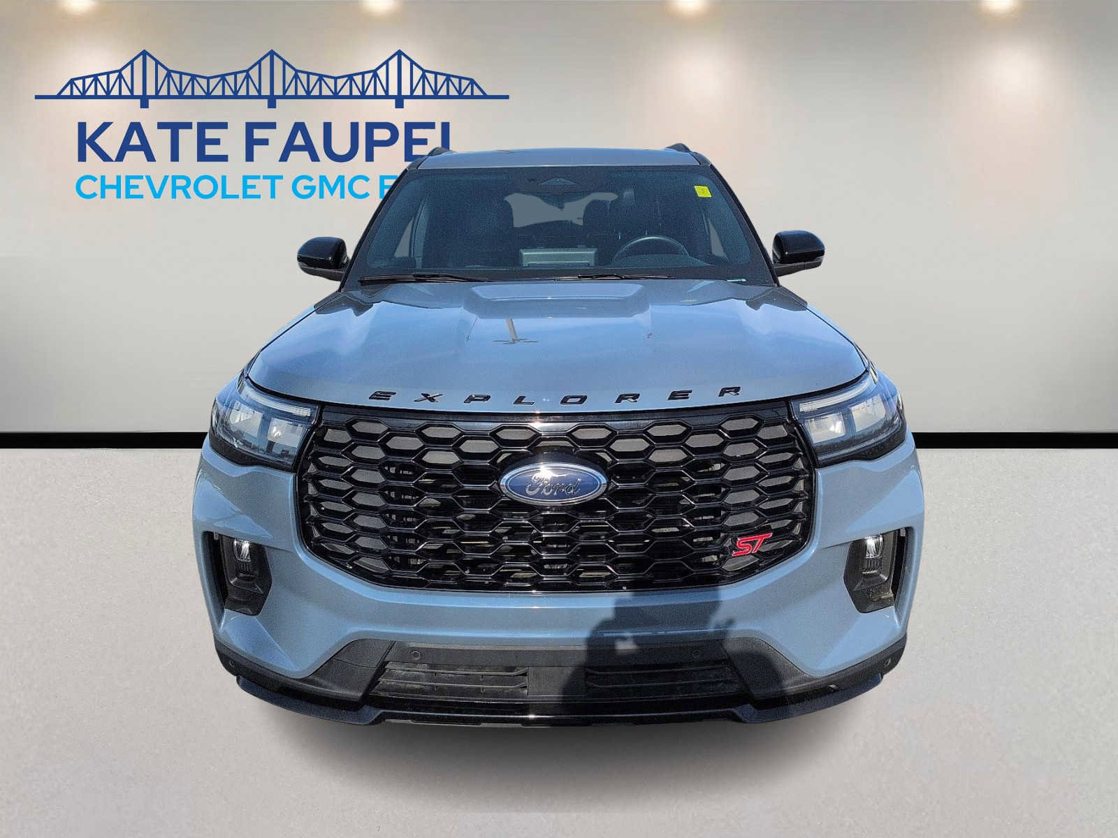 Used 2025 Ford Explorer ST image 2