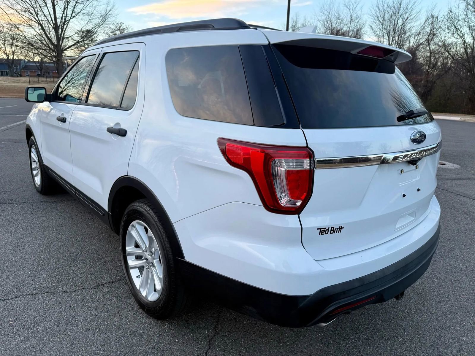 Used 2016 Ford Explorer FWD image 6
