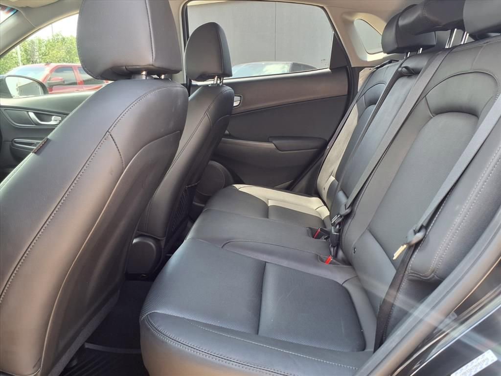 Used 2022 Hyundai Kona Limited w/ Winter Weather Package image 12