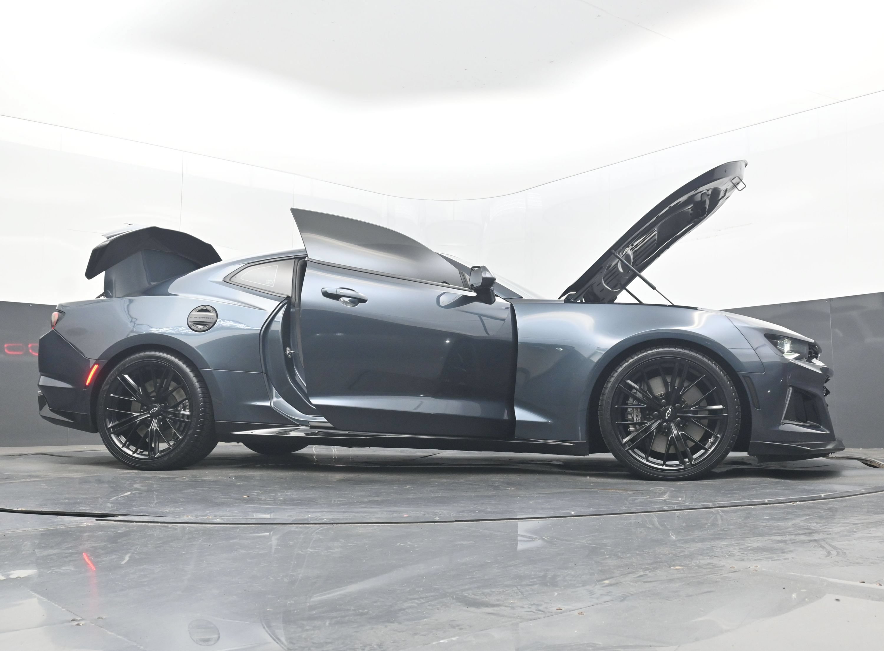 Used 2021 Chevrolet Camaro ZL1 w/ LPO, ZL1 Protection Package RWD image 46
