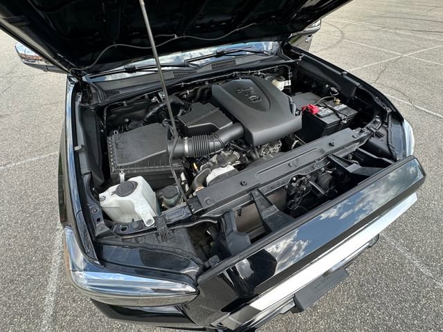 Used 2021 Toyota Tacoma Limited image 32