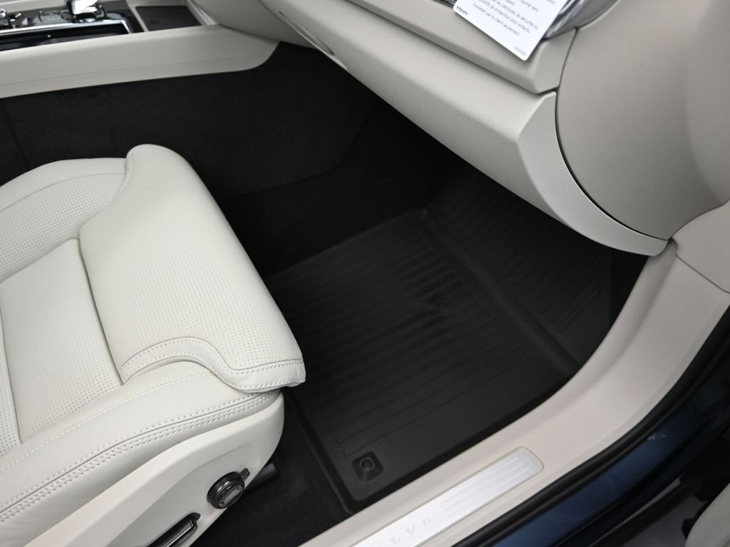 New 2026 Volvo XC60 B5 Ultra w/ Climate Package AWD/4WD image 26