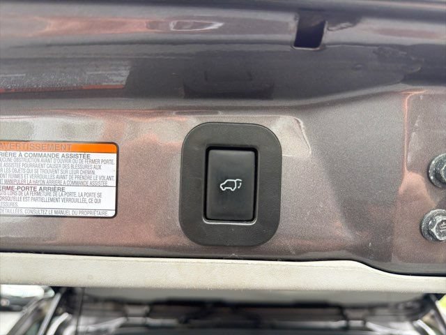 Used 2015 Toyota Sienna Limited Premium w/ Four Season Floor Mat Package AWD/4WD image 40