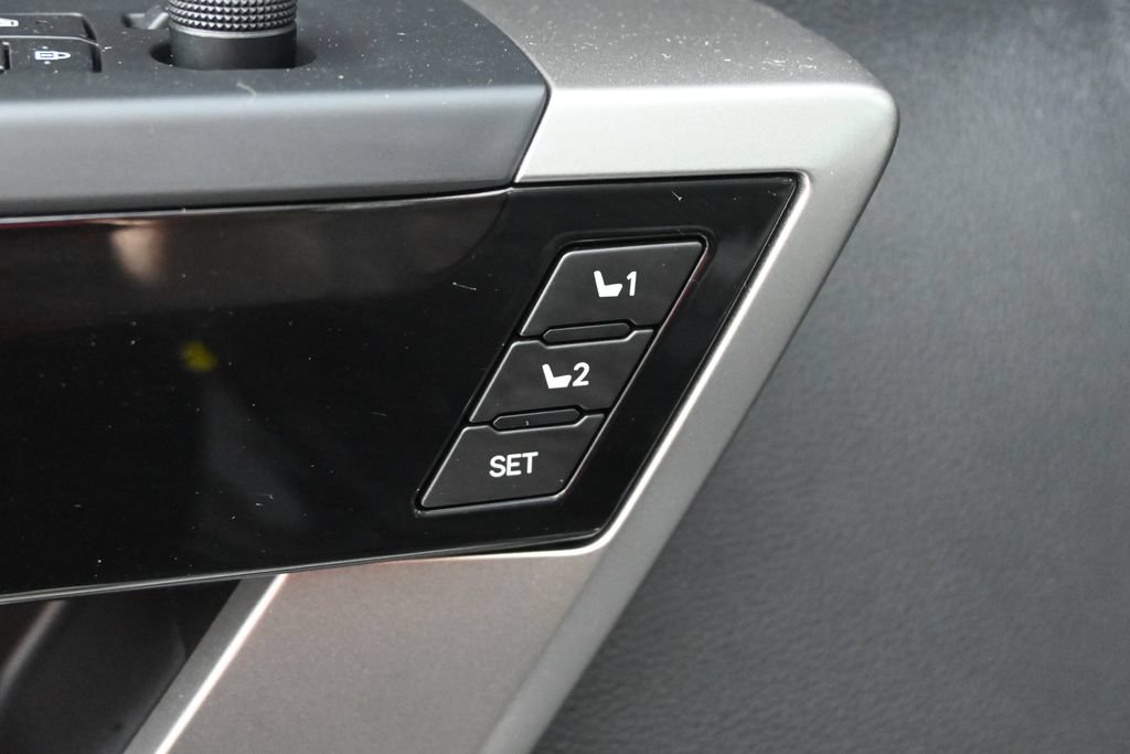 Used 2022 Toyota Tundra Limited AWD/4WD image 20