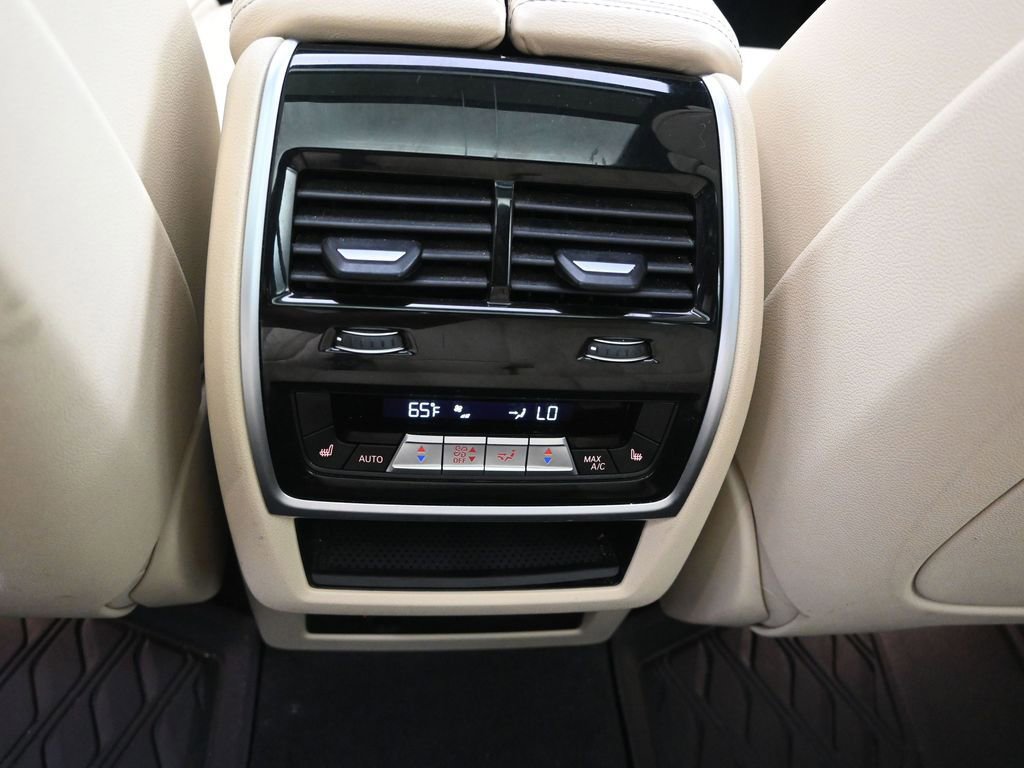 Used 2021 BMW X7 xDrive40i w/ Premium Package 2 image 19