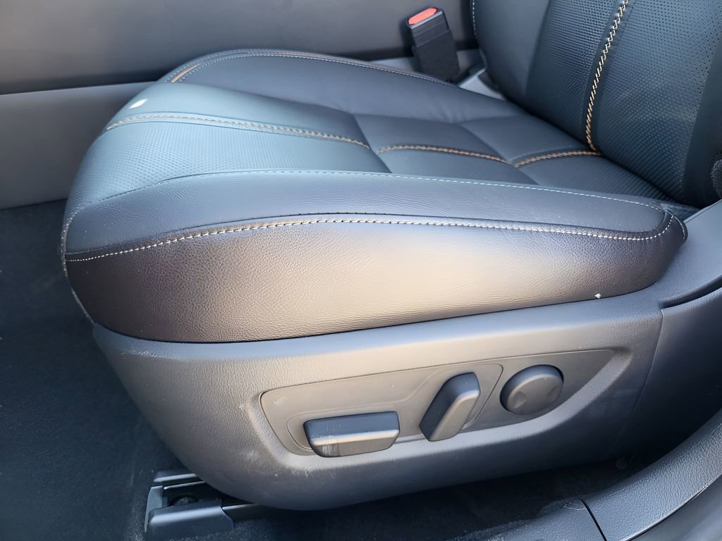Used 2025 MAZDA CX-50 AWD 2.5 S w/ Premium Plus Pkg image 16