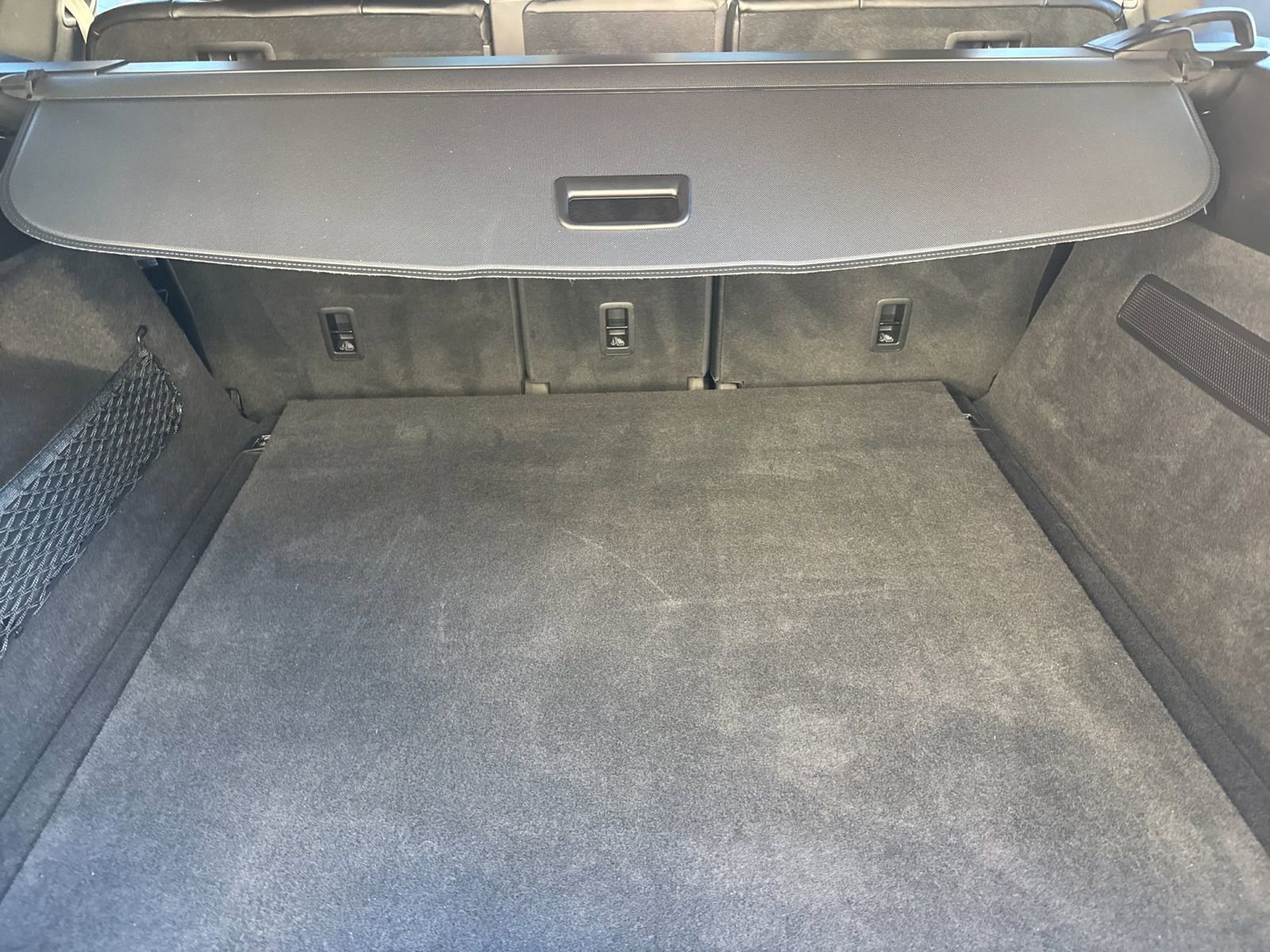 Certified 2023 Porsche Cayenne Platinum Edition image 17