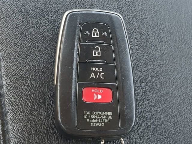 Used 2018 Toyota Prius Prime Advanced image 25